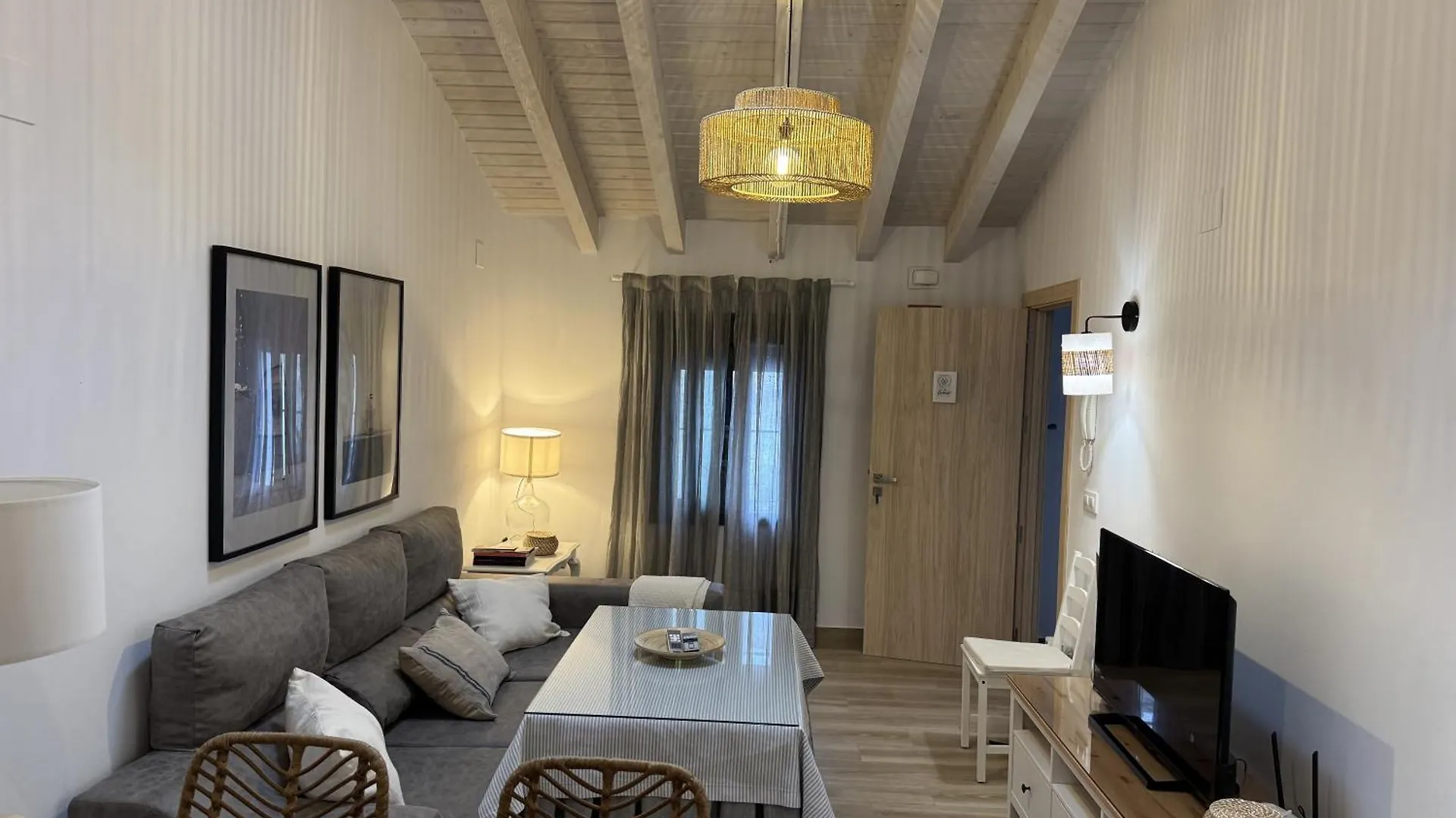 Apartamentos La Gruta De Aracena 3 0*,  Španělsko
